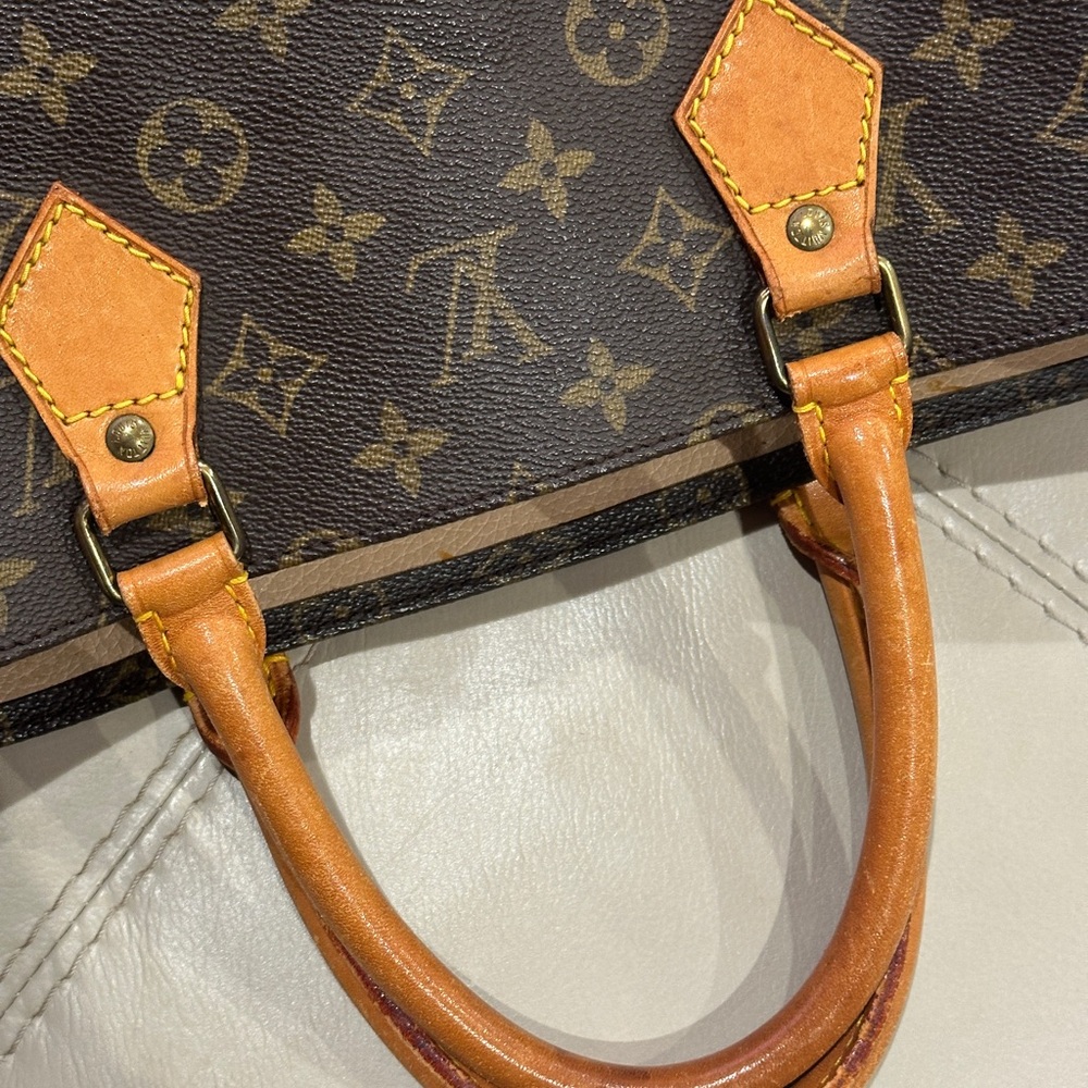 Huge Price Drop ⬇️ Louis Vuitton Monogram Sac Plat - Picture 3 of 16